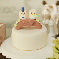 Свадебный торт с фигурками сов