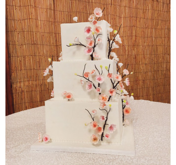 Свадебный торт с сакурой
