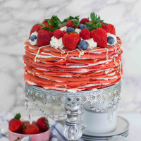 Красный блинный торт