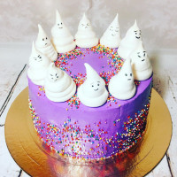 Торт с привидениями на Хэллоуин