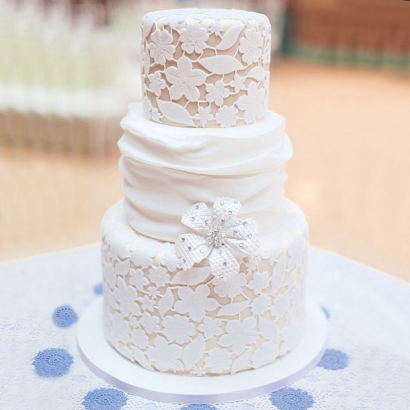 Кружевной торт на свадьбу