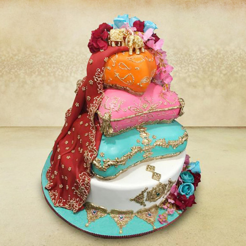 Свадебный торт с подушками и слонами