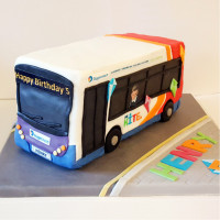Торт с автобусом для мальчика