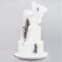 Свадебный минеральный торт