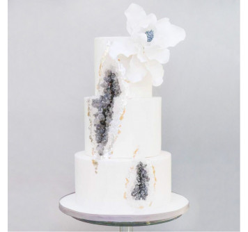 Свадебный минеральный торт