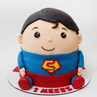 Торт в виде Супермена