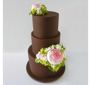 Велюровый свадебный торт