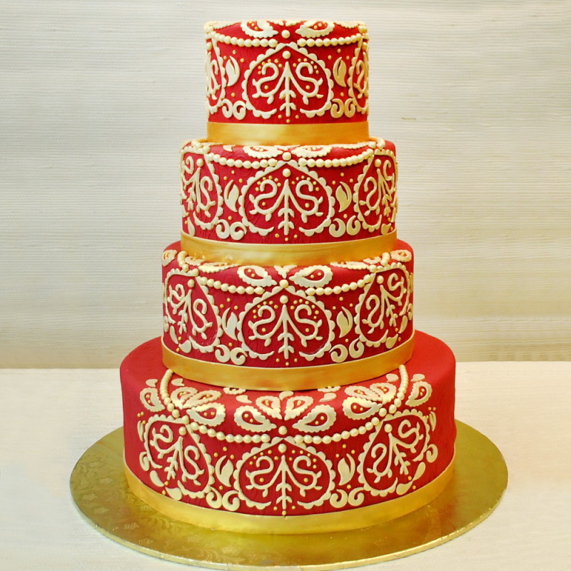 Свадебный торт в индийском стиле с кружевом