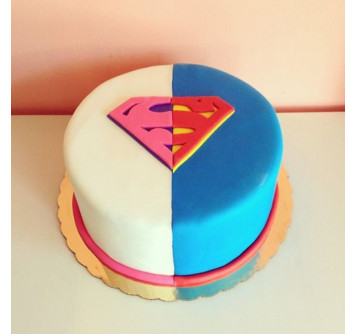 Торт на определение пола в стиле супергероев