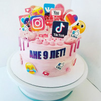 Торт со значками соцсетей