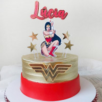 Торт с Чудо-женщиной