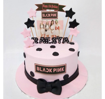 Черно-розовый торт Блэкпинк