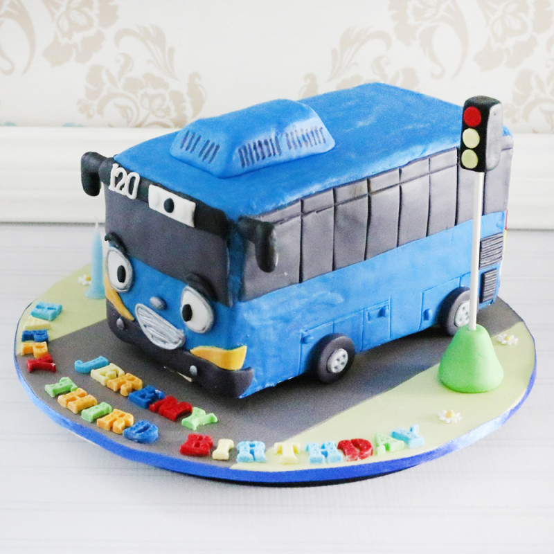 Торт в виде автобуса Тайо