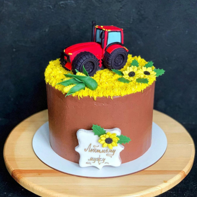 Торт трактор для фермера