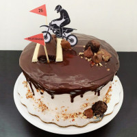 Торт с мотоциклом без мастики