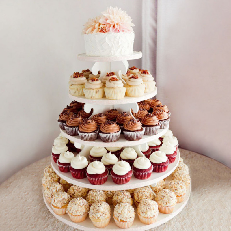 Свадебный торт с кексами