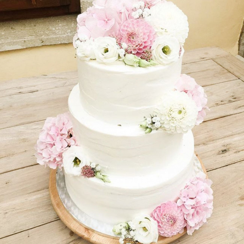 Свадебный торт в традиционном стиле