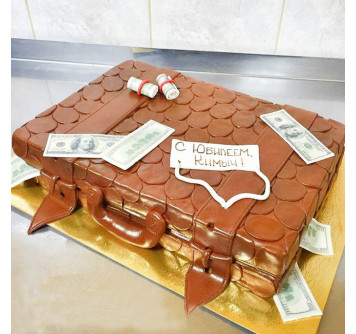Торт в форме чемодана