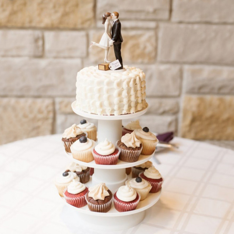 Порционный торт с женихом и невестой