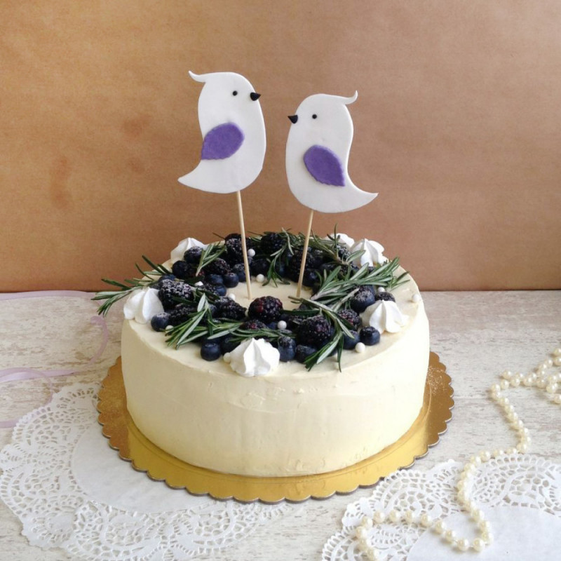 Свадебный торт с птичками