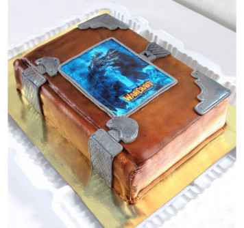 Торт в виде книги Warcraft
