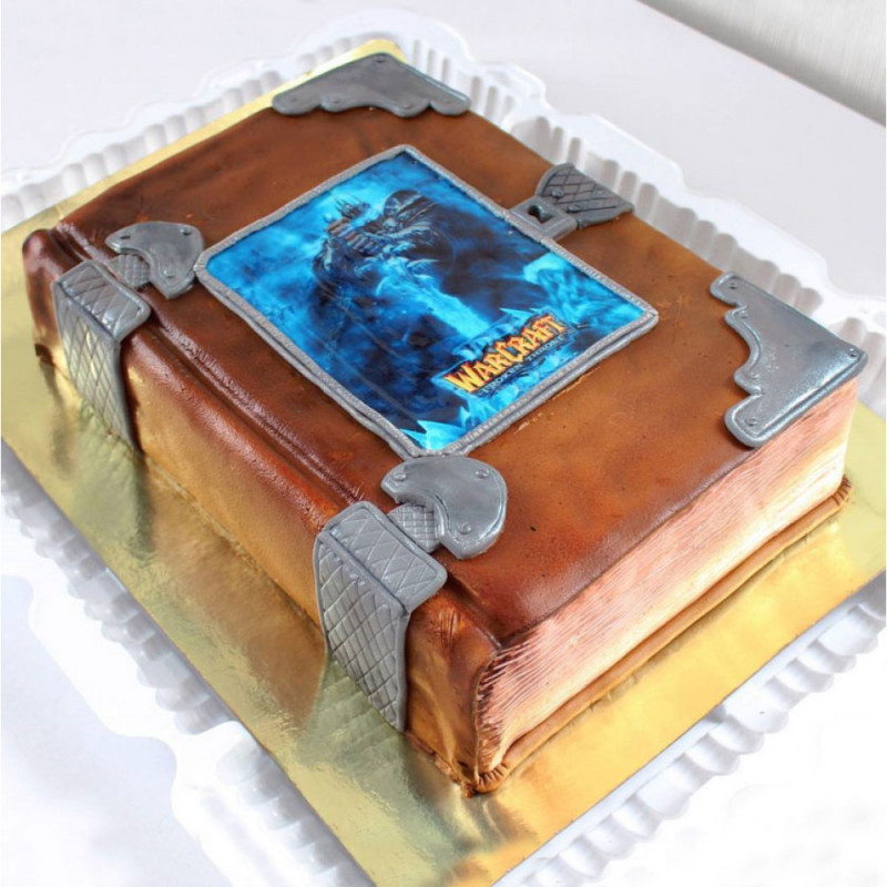 Торт в виде книги Warcraft