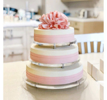 Бархатный свадебный торт