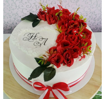 Одноярусный торт на свадьбу с инициалами