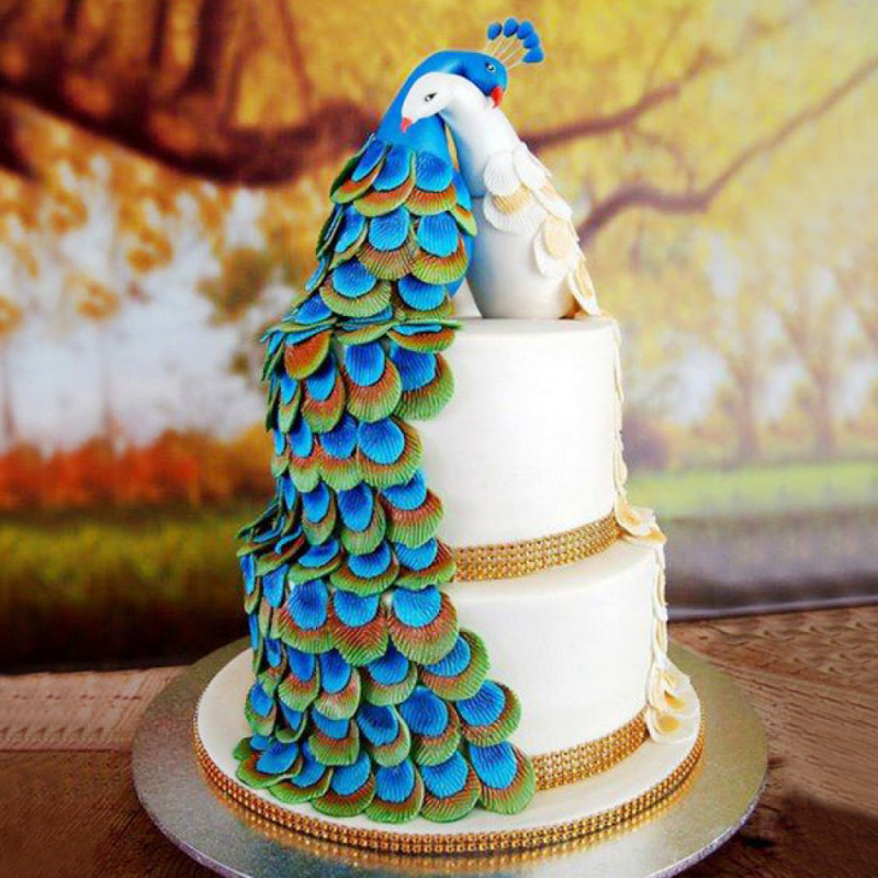 Свадебный торт «Павлинья пара»