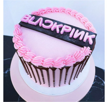 Торт с логотипом группы Блэкпинк