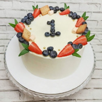 Торт на 1 год с ягодами