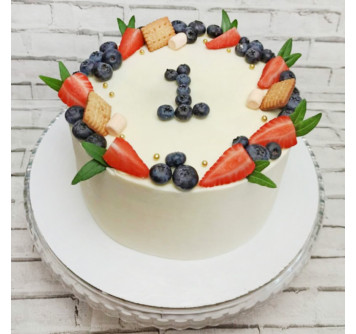 Торт на день рождения с ягодами на 1 год
