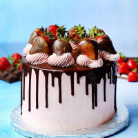 Клубничный торт на свадьбу