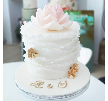 Свадебный торт с рюшами