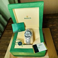 Квадратный торт с логотипом «Rolex»