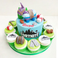 Торт Fortnite Лама и капкейки