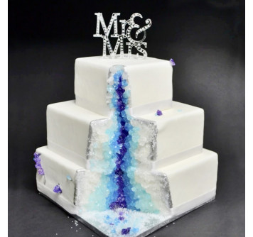 Свадебный торт в стиле каменных кристаллов жеода