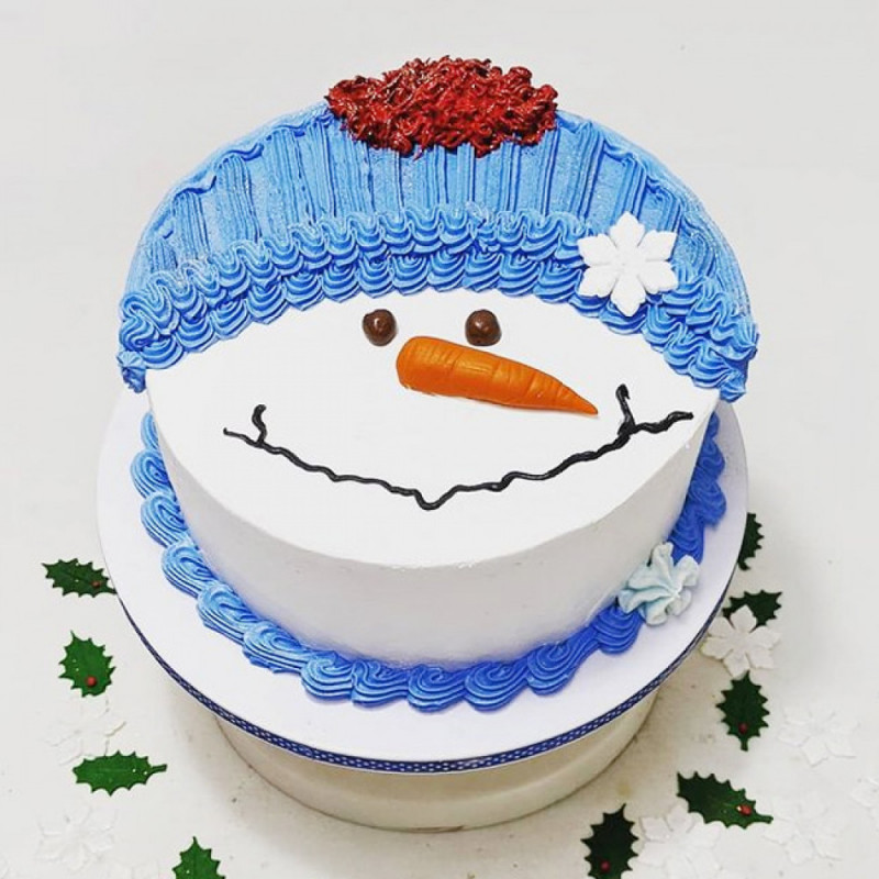 Торт в виде головы снеговика