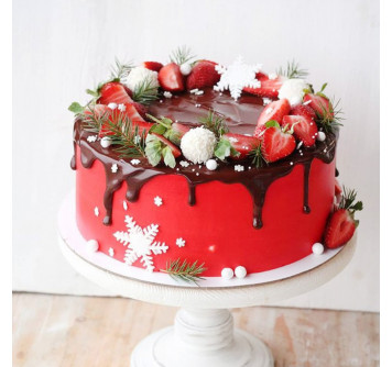 Торт на Новый год с ягодами и шоколадом