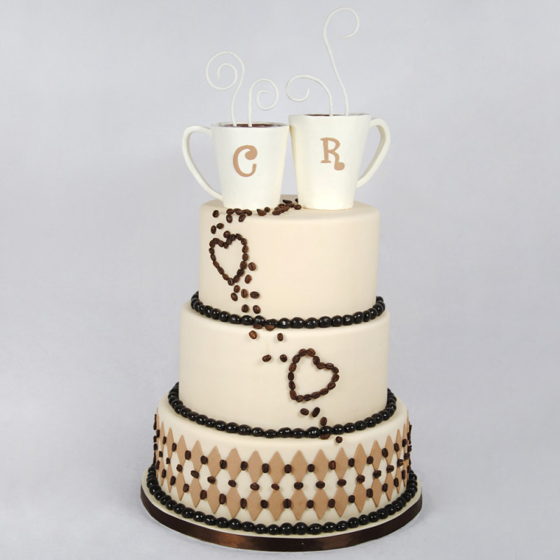 Оригинальный торт на свадьбу с инициалами