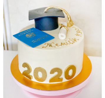 Торт с дипломом и шапкой выпускника