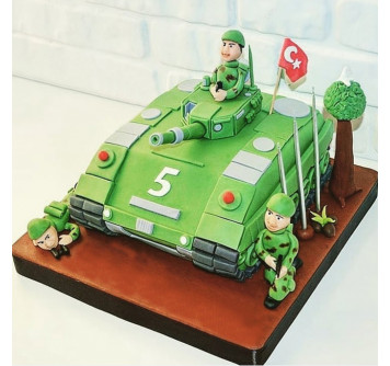 Торт танк с солдатами
