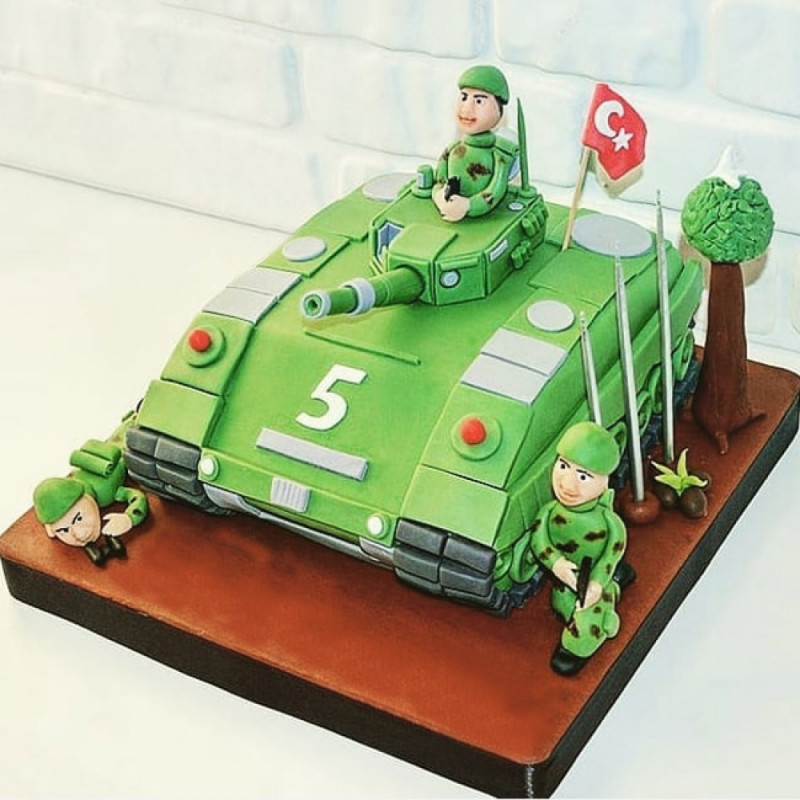 Торт танк с солдатами