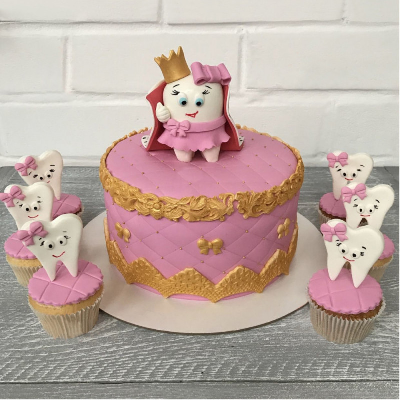 Торт с зубным принцем в сверкающей короне