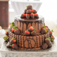 Свадебный торт с ягодами