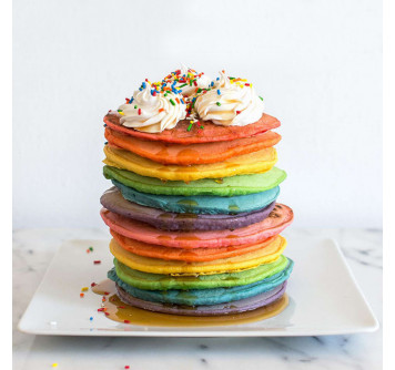 Блинный торт с разноцветными коржами