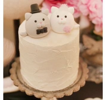 Торт на свадьбу с милыми котиками