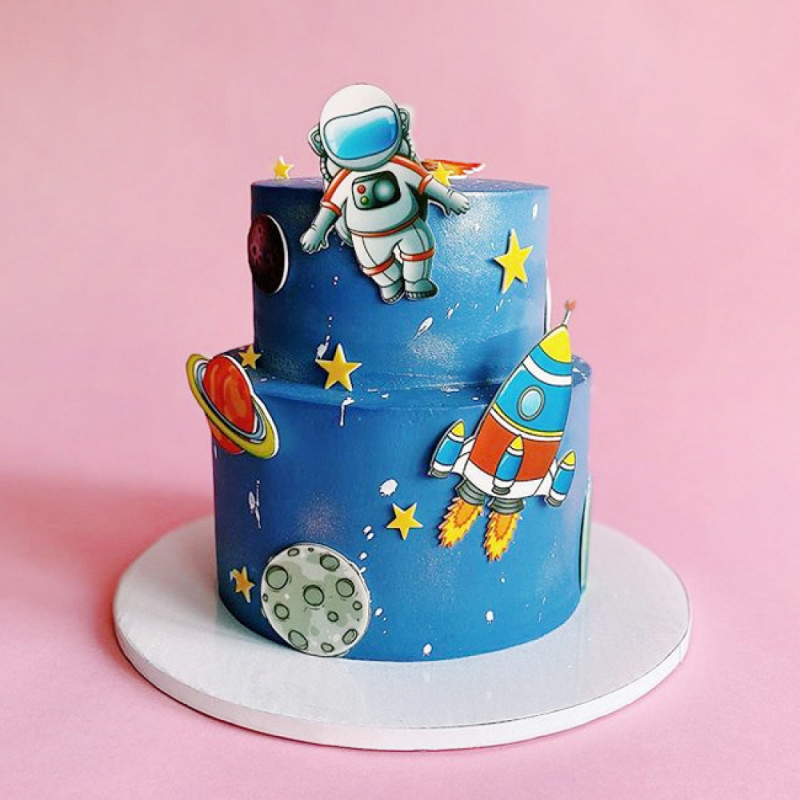 Двухъярусный торт космос