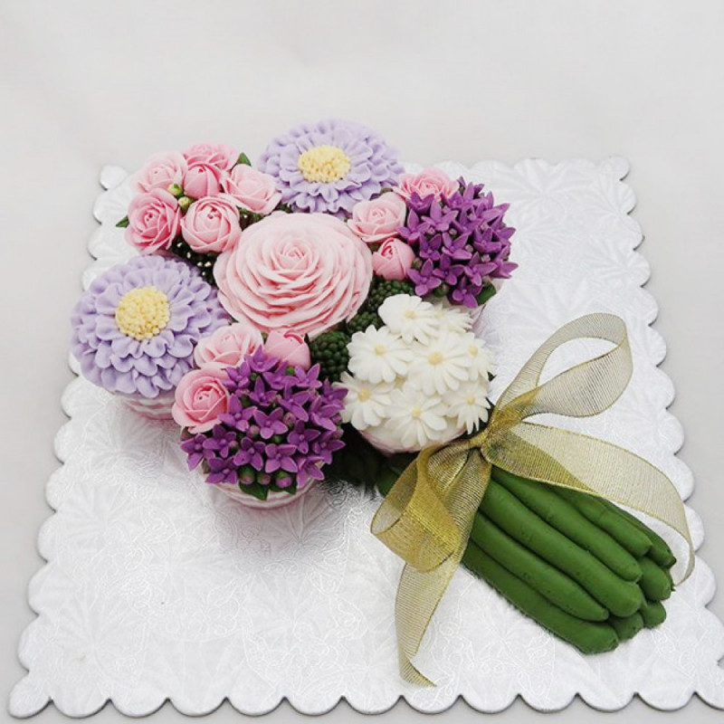 Торт свадебный цветочный букет