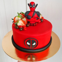 Торт с фигуркой Дэдпула